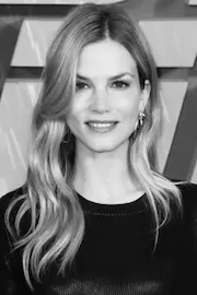 Sylvia Hoeks