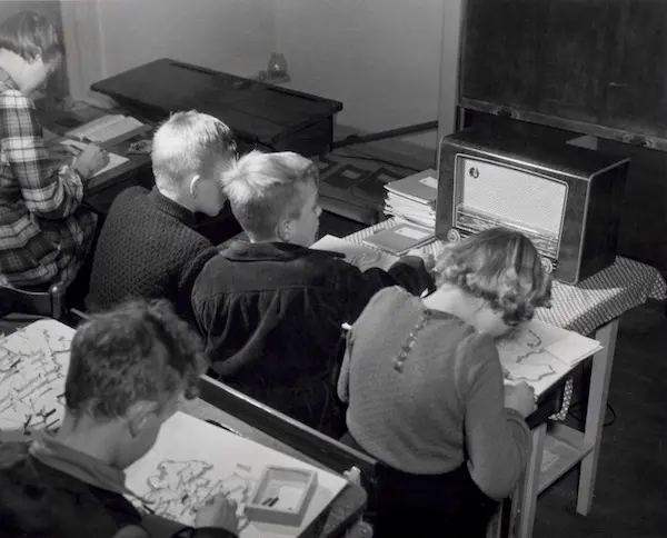 Schoolradio in de klas.